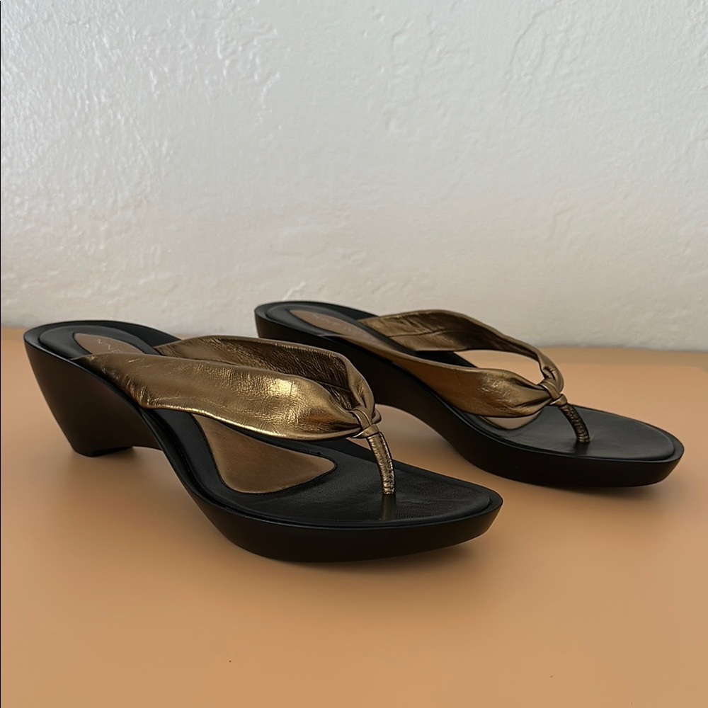 Nine West Gold and Black Sandals with Modern Design 2.5” chunky heels
